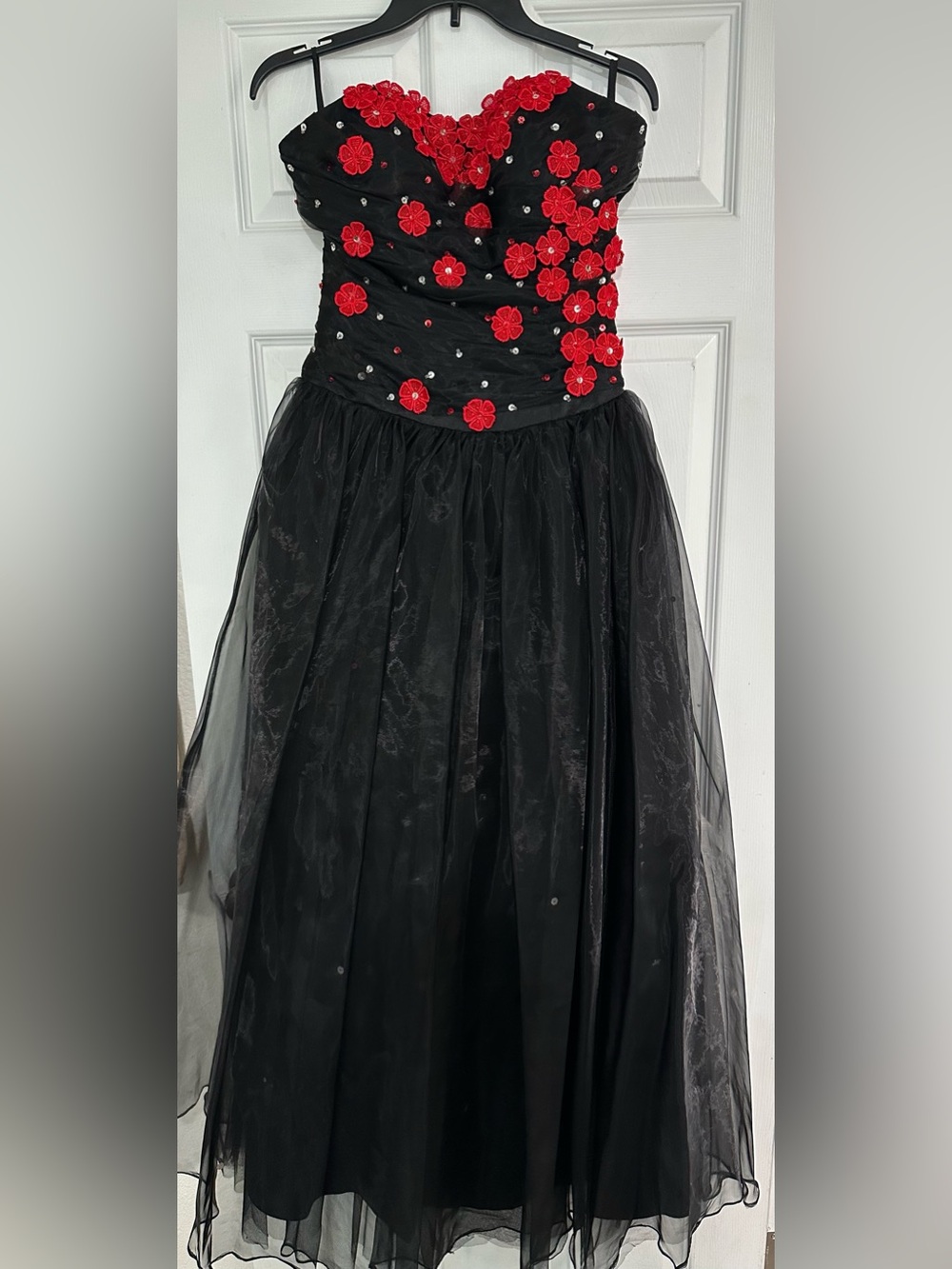 Vintage Dylan Queen Black Red Floral Appliqué Prom Dress Goth Formal Gown